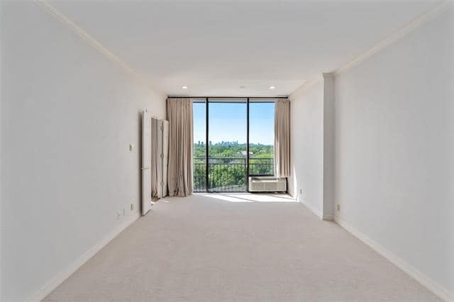 Building Photo - 6335 W Northwest Hwy