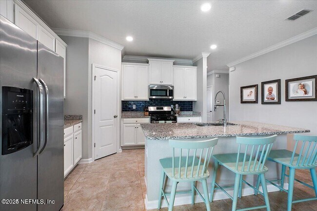 Building Photo - 61 MOORINGS COURT