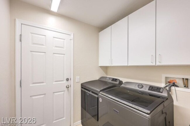 Building Photo - 8213 Bay Dunes St