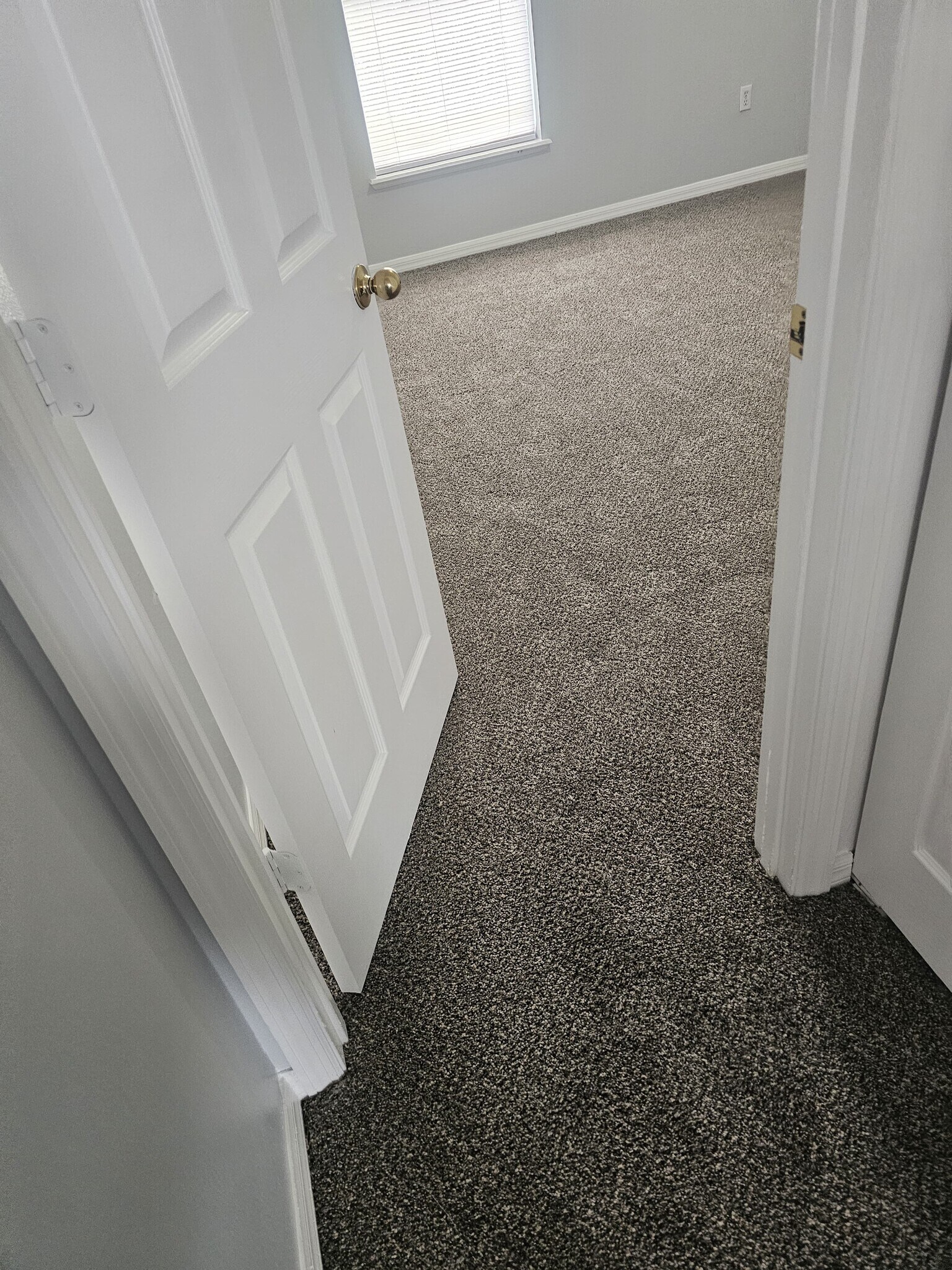 Building Photo - 302 Aylesbury Ct