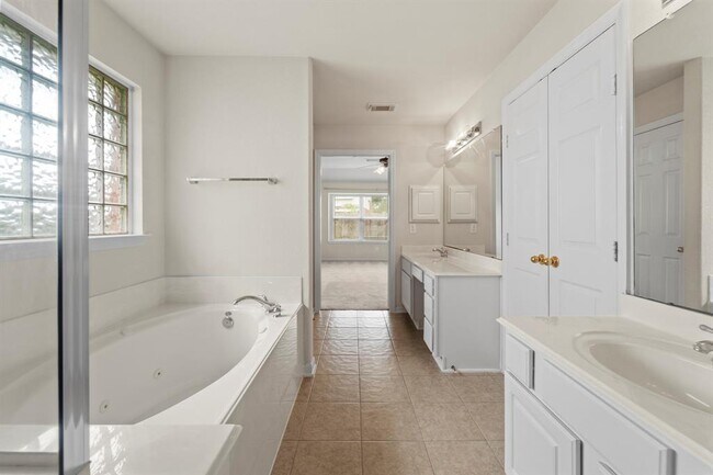 Building Photo - 9518 Denfield Ln