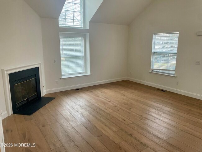 Building Photo - 44 Racquet Rd