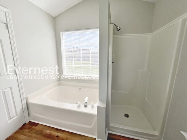 Building Photo - 4588 Lands End Ct SW