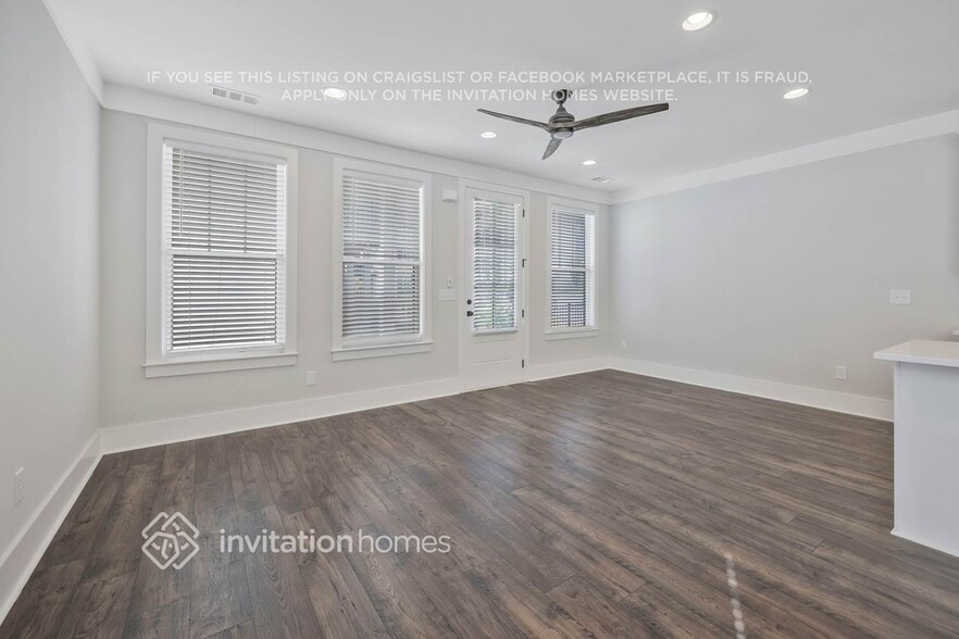 Building Photo - 647 Vernon Ave