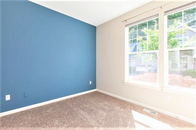 Building Photo - Absolutely Charming 3-Bed 2.5-Bath Home with One Car Garage!