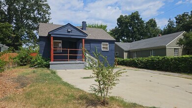 Building Photo - 2666 Supreme Ave