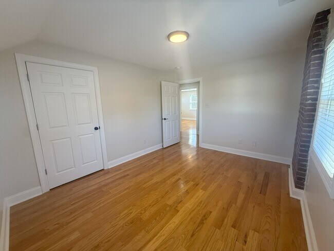 Building Photo - 1430 Simona Dr