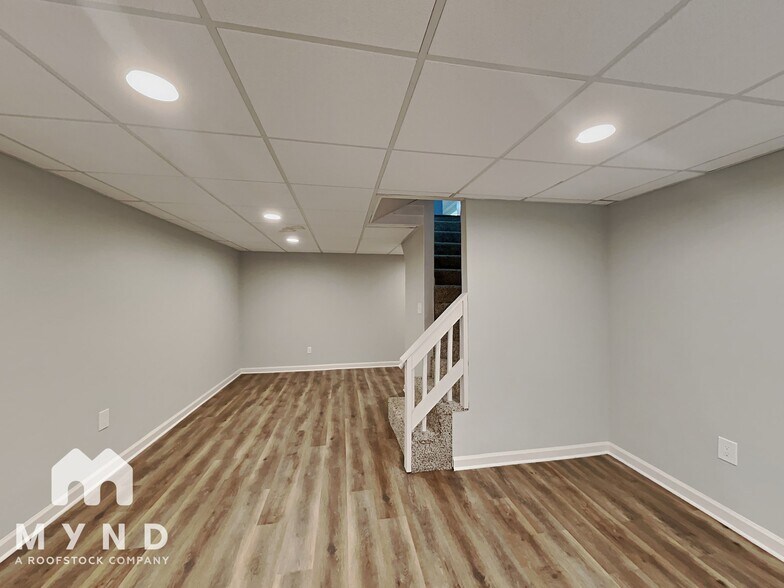 Building Photo - 55 Pilgrim Way