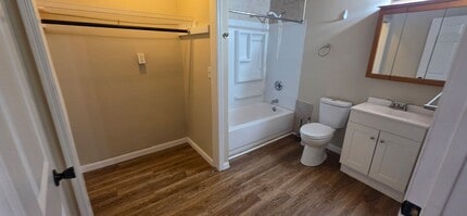 Building Photo - 3 bedroom apartment in Yorktown