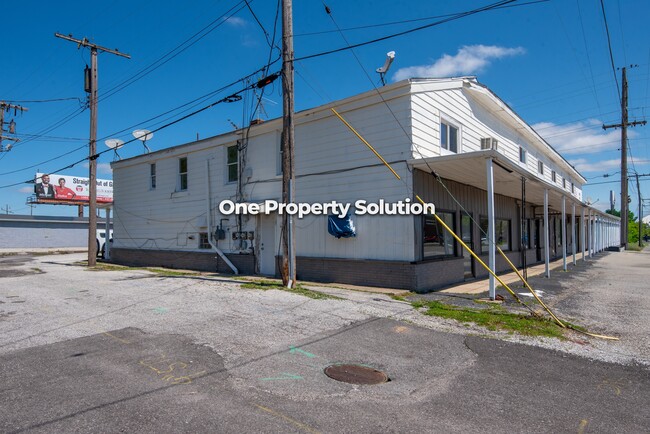 Building Photo - 5284 Broadway