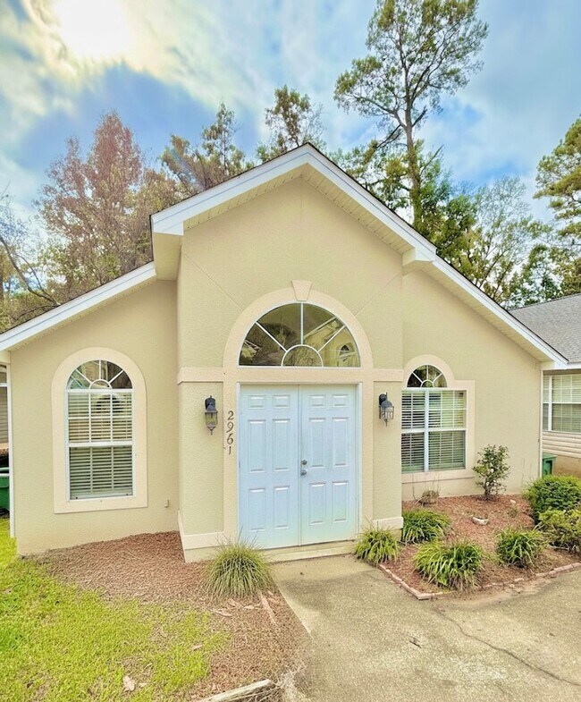 Building Photo - Charming 3BR Home in a Prime Tallahassee Location!!