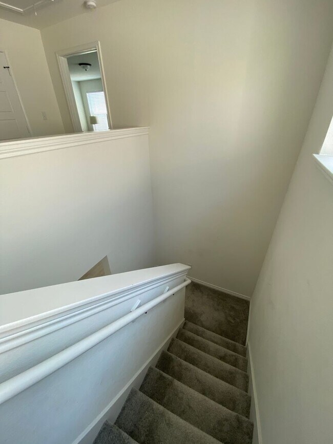 Building Photo - Move in Ready 3 BD/2.5 BA with a Garage Mi...