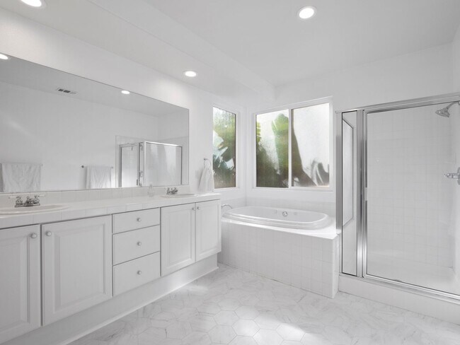 Building Photo - Cozy Stevenson Ranch Home on a Quiet Cul-De-Sac