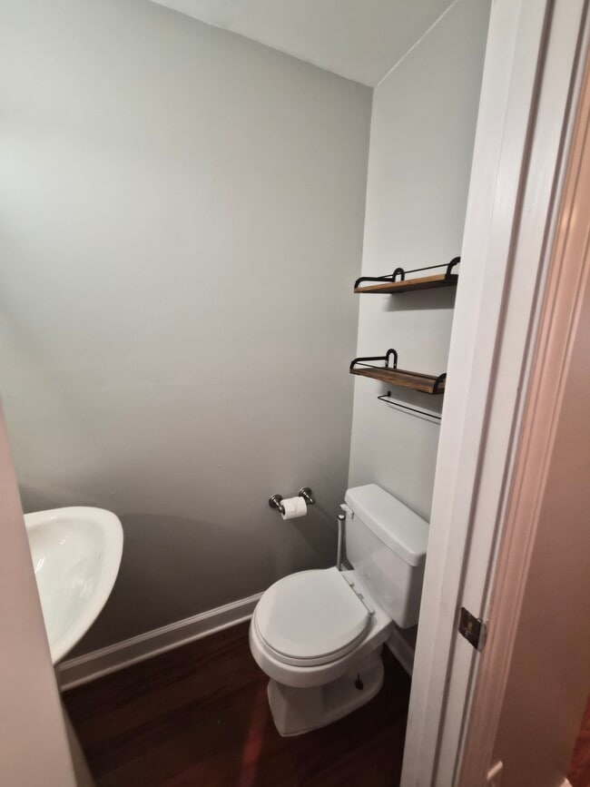 Building Photo - 501 E Fort Ave