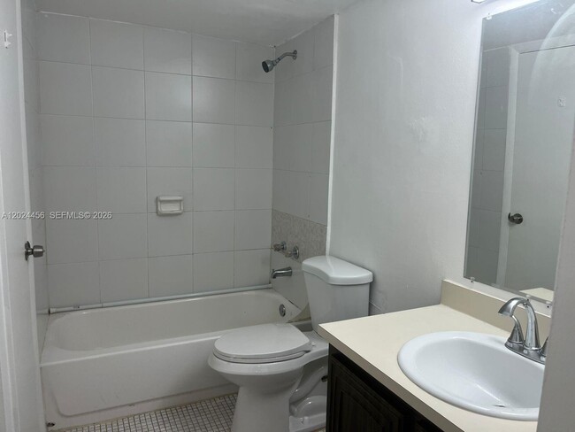 Building Photo - 484 NW 165th St