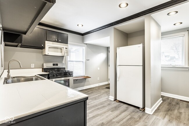 Building Photo - 1253 S East St