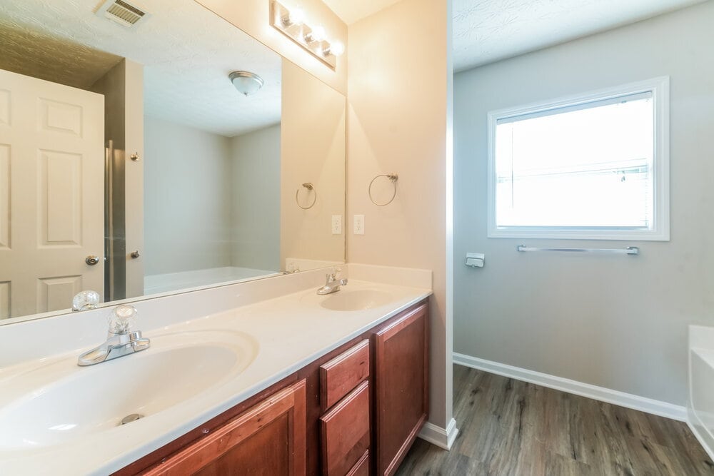 Building Photo - 216 Winterbury Dr