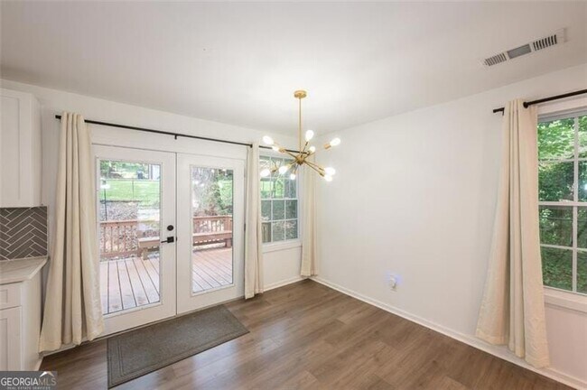Building Photo - 83 Lucia Dr SE