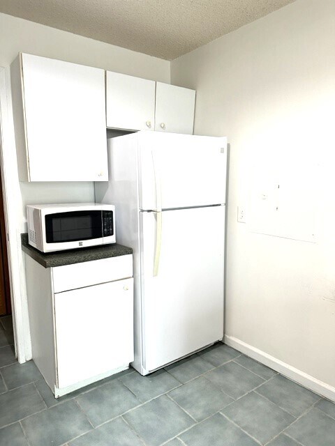 Building Photo - 2311 Pimmit Dr