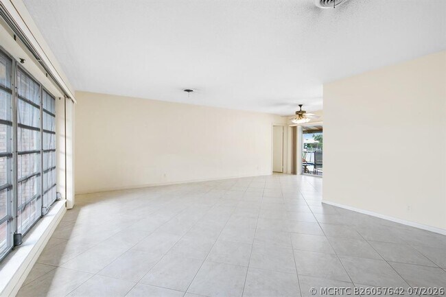 Building Photo - 4041 NE 27th Terrace