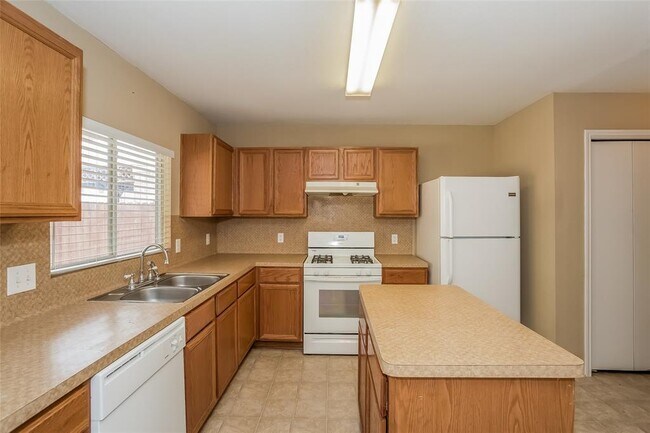 Building Photo - 1127 Laurel Chase Tr