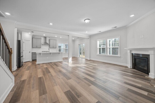 Building Photo - Modern 5-Bed, 4-Bath Family Home with Garage & Pool Access – Devon Square