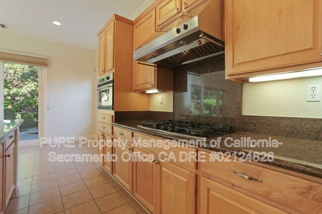Building Photo - 1143 Bevinger Dr