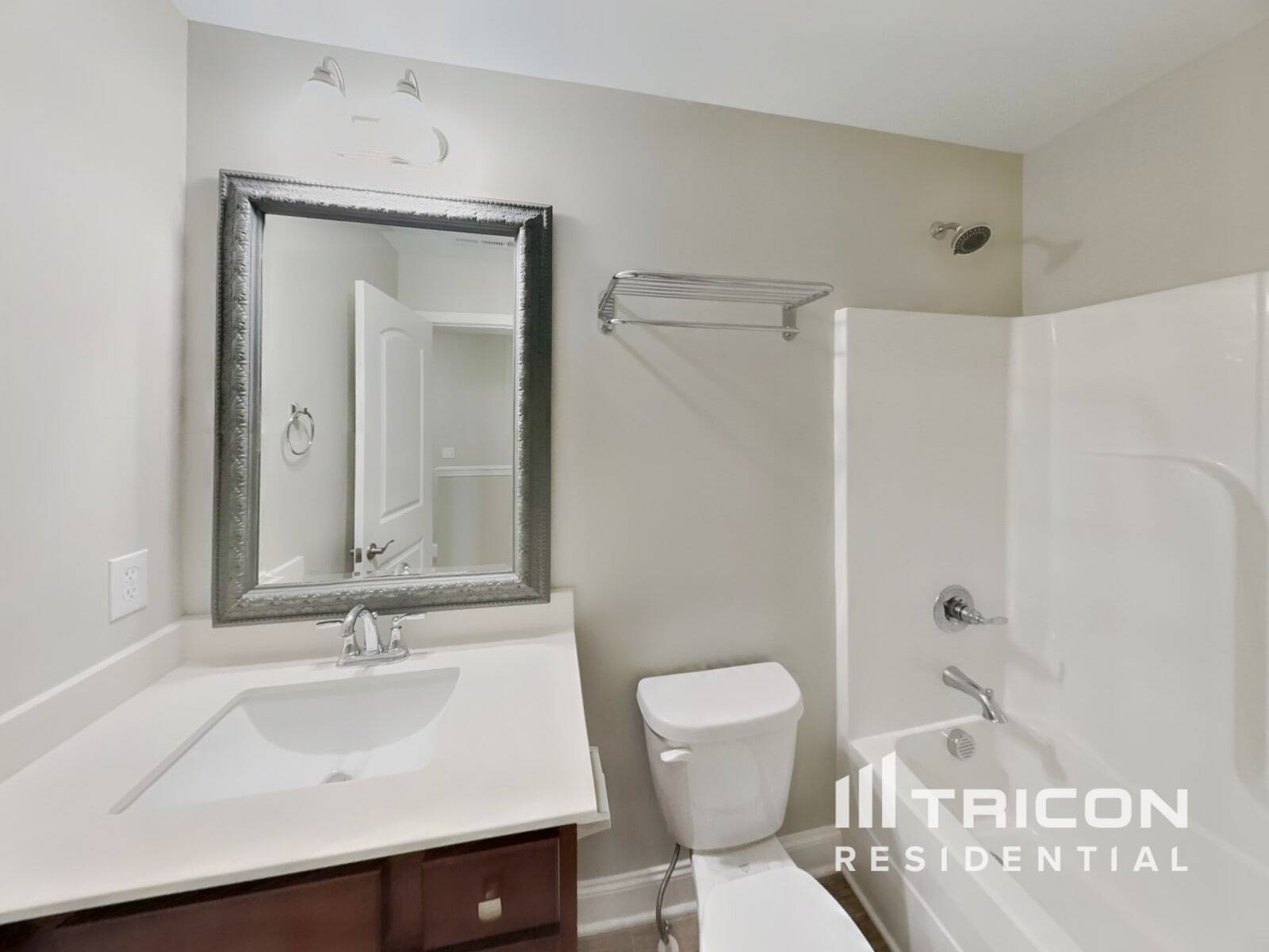 Building Photo - 1372 Wentworth Dr