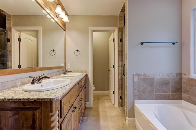 Building Photo - 2101 Kendal Ct