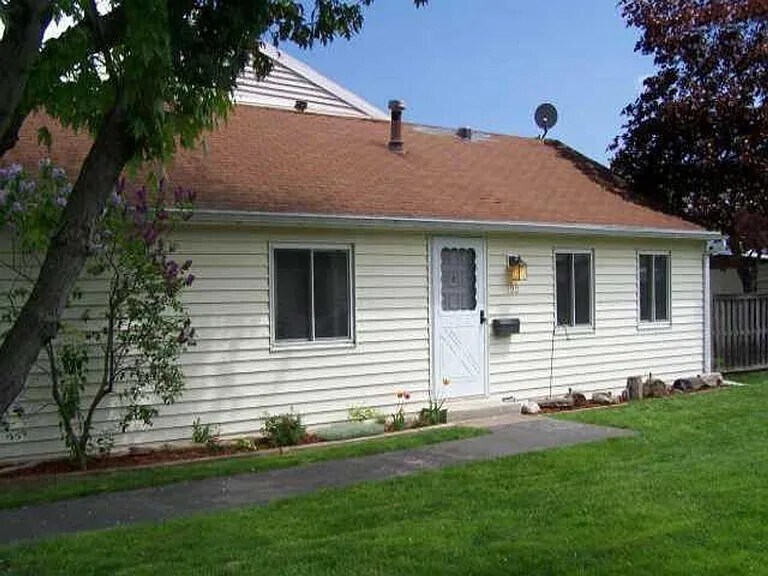 Building Photo - 122 Norwich Dr