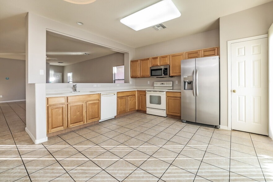 Building Photo - 14548 S Camino Vendaval