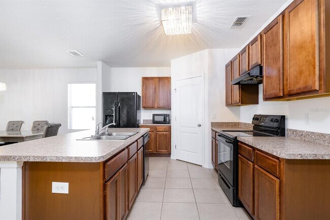 Building Photo - 4190 Roberta Dr