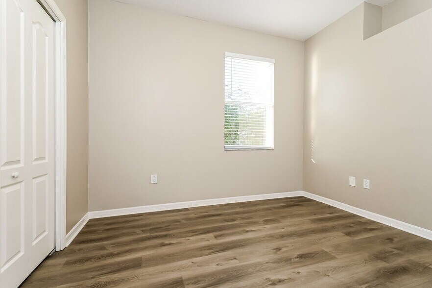 Building Photo - 6150 Kiteridge Dr