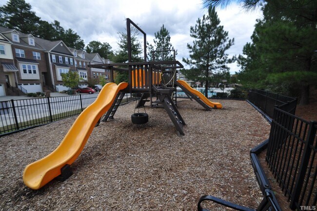 Building Photo - 5405 Cambridgeshire Loop