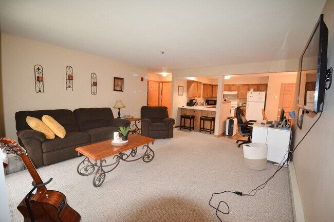 Building Photo - Beautiful 1 Bedroom in with Underground Heated Garage!