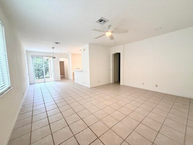 Building Photo - 673 Conservation Dr