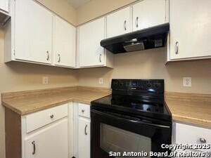 Building Photo - 14409 Edgemont St