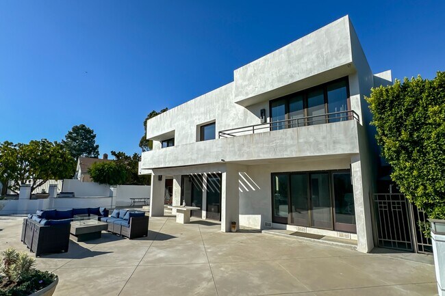 Building Photo - 11470 Dona Evita Dr