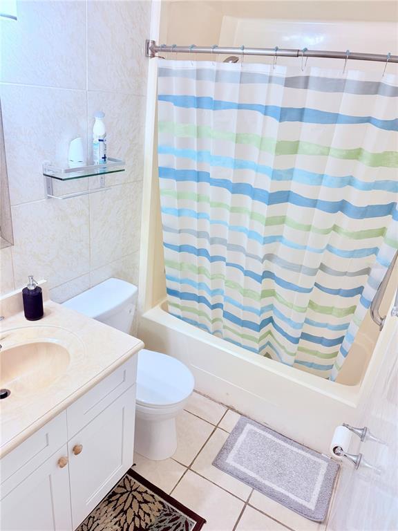 Building Photo - 6519 W Newberry Rd