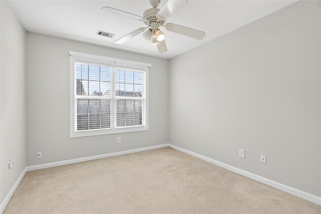 Building Photo - 5630 Saltcreek PIace NE