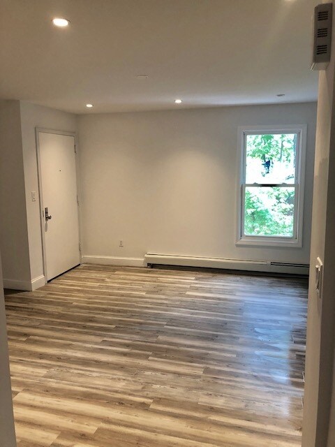 Building Photo - 37 Terryville Ave