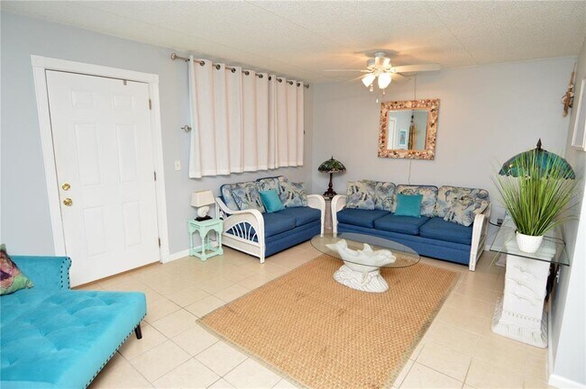 Building Photo - 12760 Indian Rocks Rd