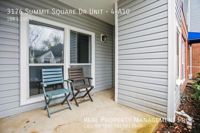 Building Photo - 3176 Summit Square Dr