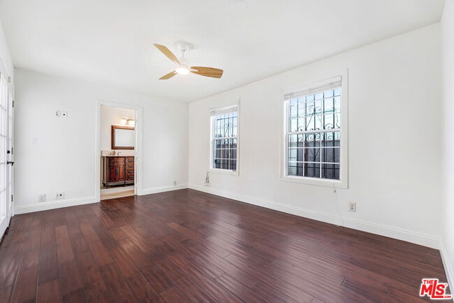 Building Photo - 2315 Cochran Ave