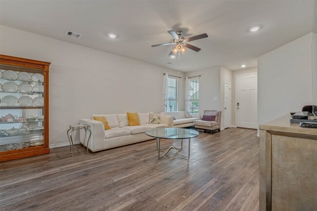 Building Photo - 1062 Toledo Bend Dr