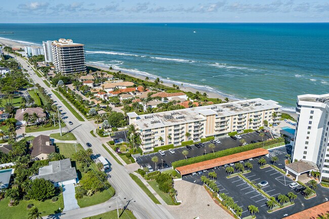 Building Photo - 630 Ocean Dr