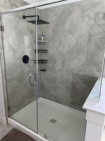 Building Photo - 3320 Oak Ln