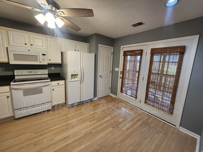 Building Photo - 10828 Glenway Pl