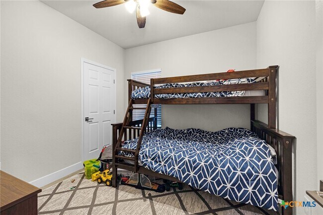 Building Photo - 446 W Overlook Dr