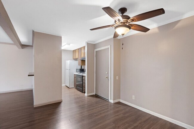 Building Photo - 5460 White Oak Ave